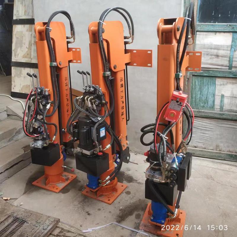 乌苏市重汽蓝牌随车吊 3.2吨 国六动力强 液压驱动 农用自卸起重机